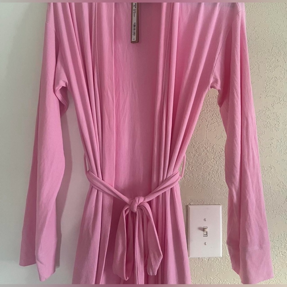 SKIMS NWT Soft Lounge Robe - RARE Bubblegum Pink - Size XS - Picture 5 of 6
